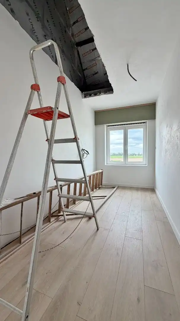 Zeer ruime nieuwbouwwoning in de dorpskern van Noordschote met grote garage en tuin.  foto 14