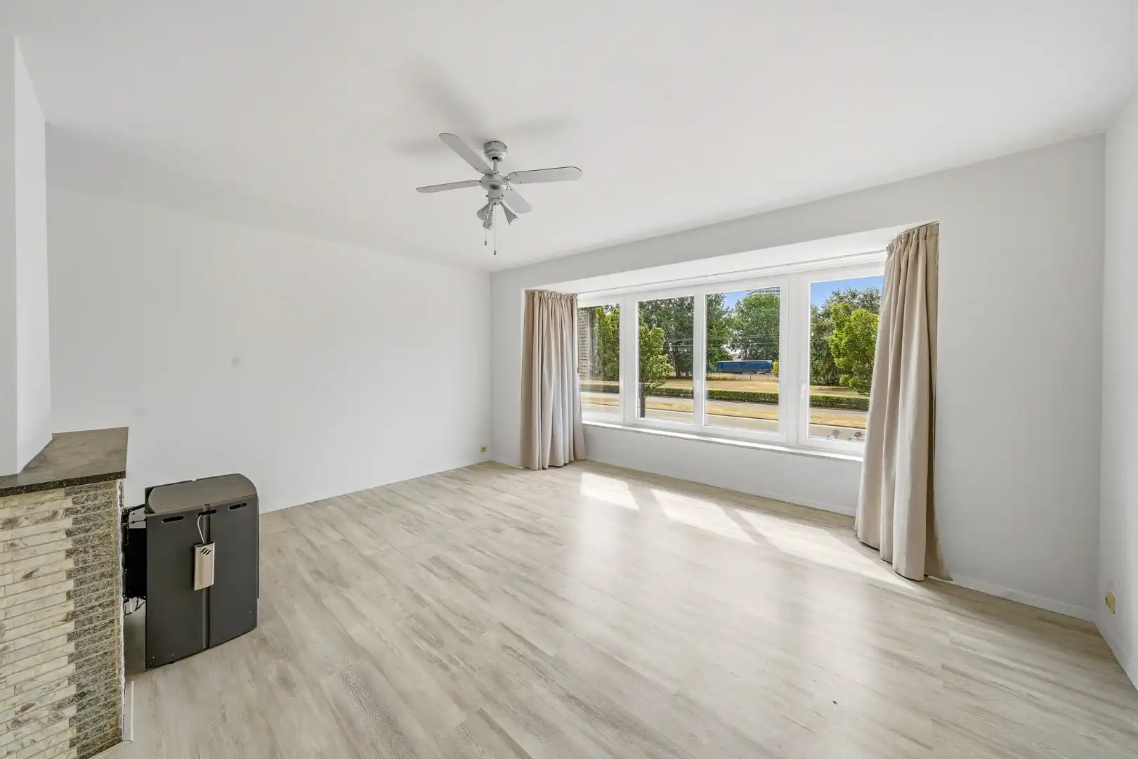 Instapklaar appartement met 2 slaapkamers te Oostende foto 2