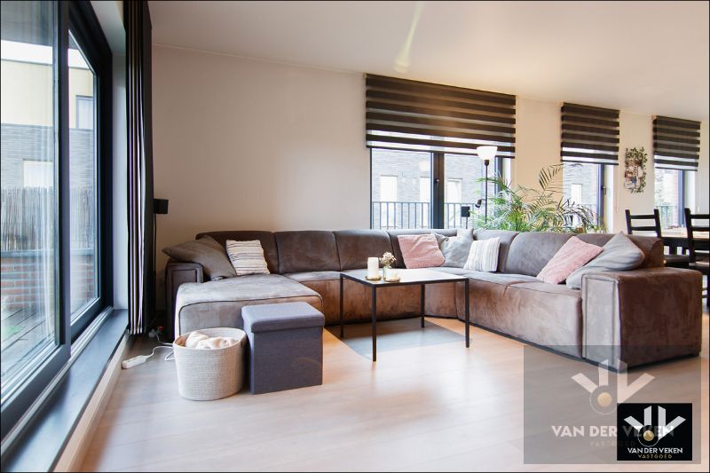 Ruim appartement met overdekt terras op gunstige locatie in Hasselt foto 4