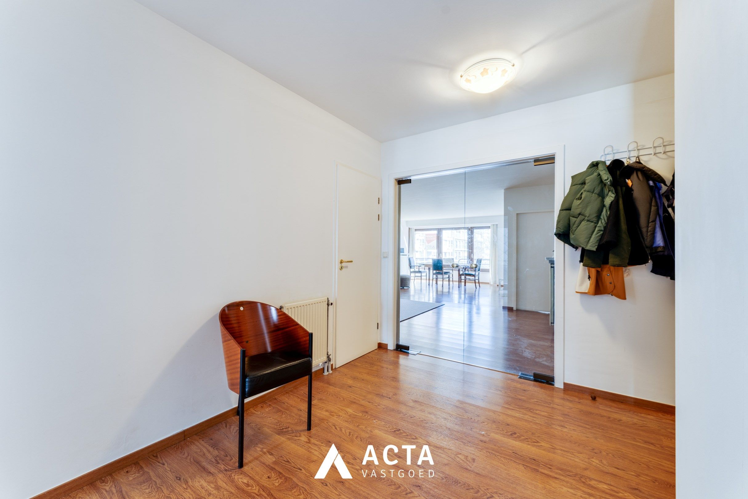 Ruim leefappartement aan het Leopoldpark in Oostende foto 5