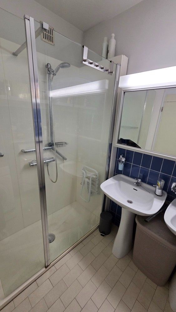 Ruim appartement  met 3 slaapkamers en garage te Berchem! foto 11