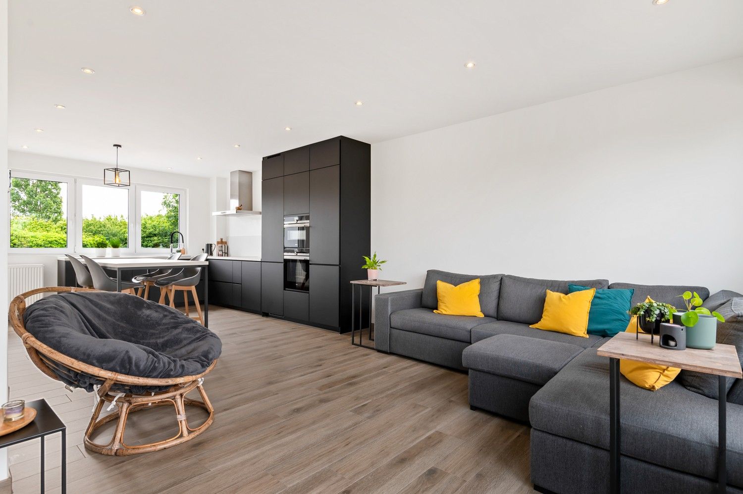 Energiezuinige woning met 3 slaapkamers, 2 badkamers,  garage en tuin in Schoten! foto 9
