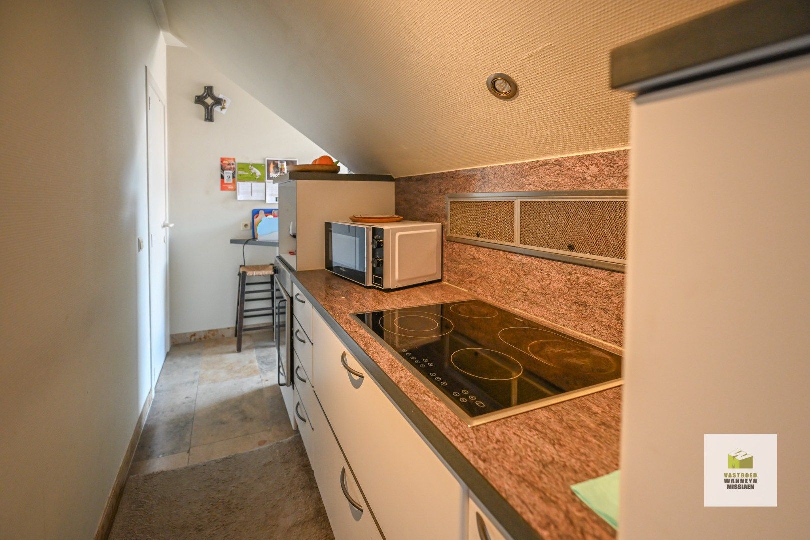 Instapklaar 2 slaapkamer appartement mét garagebox in centrum Wingene foto 13