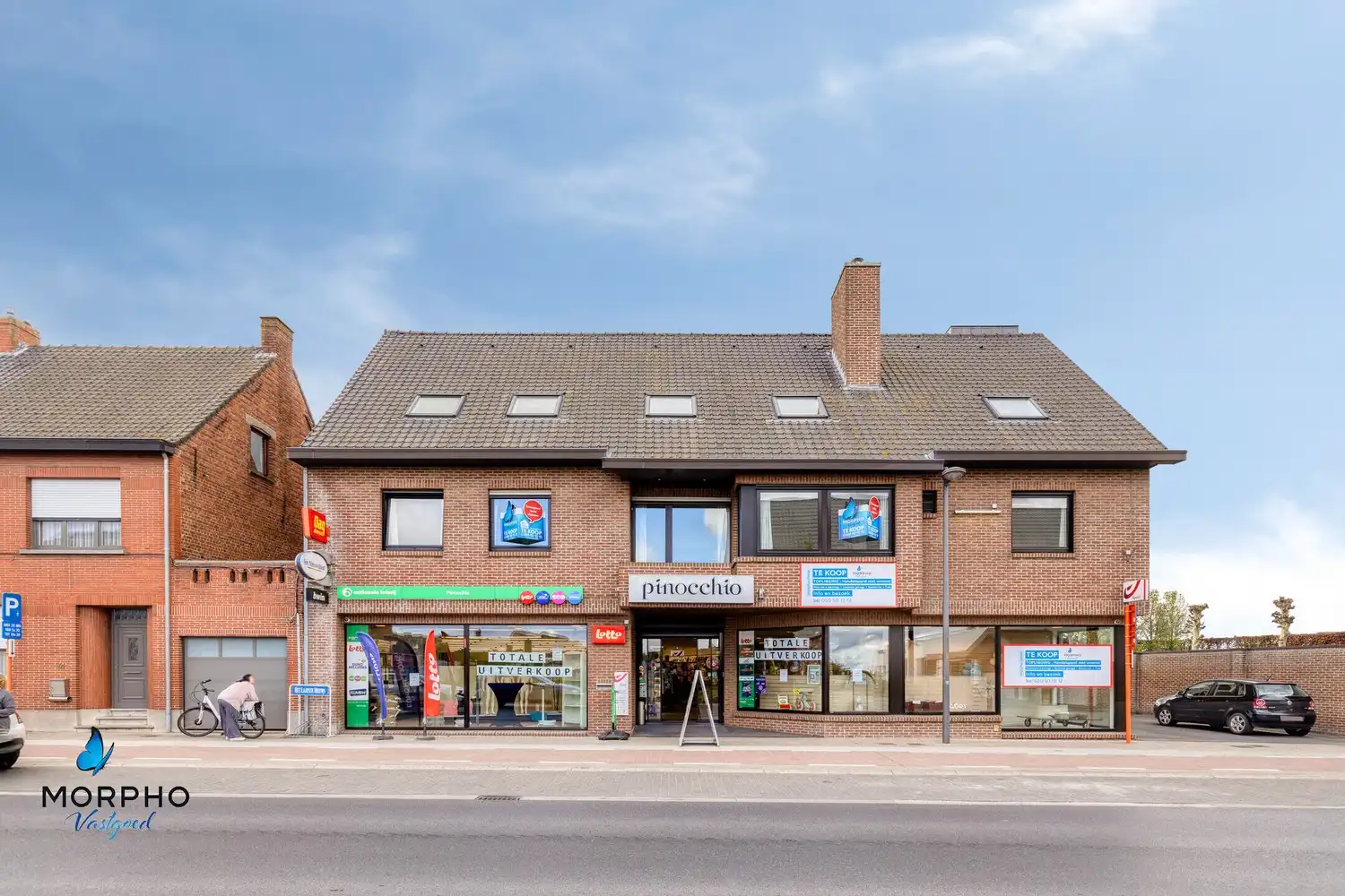 Instapklare handelswoning op topligging langs de N50 te koop in Wingene foto {{pictureIndex}}