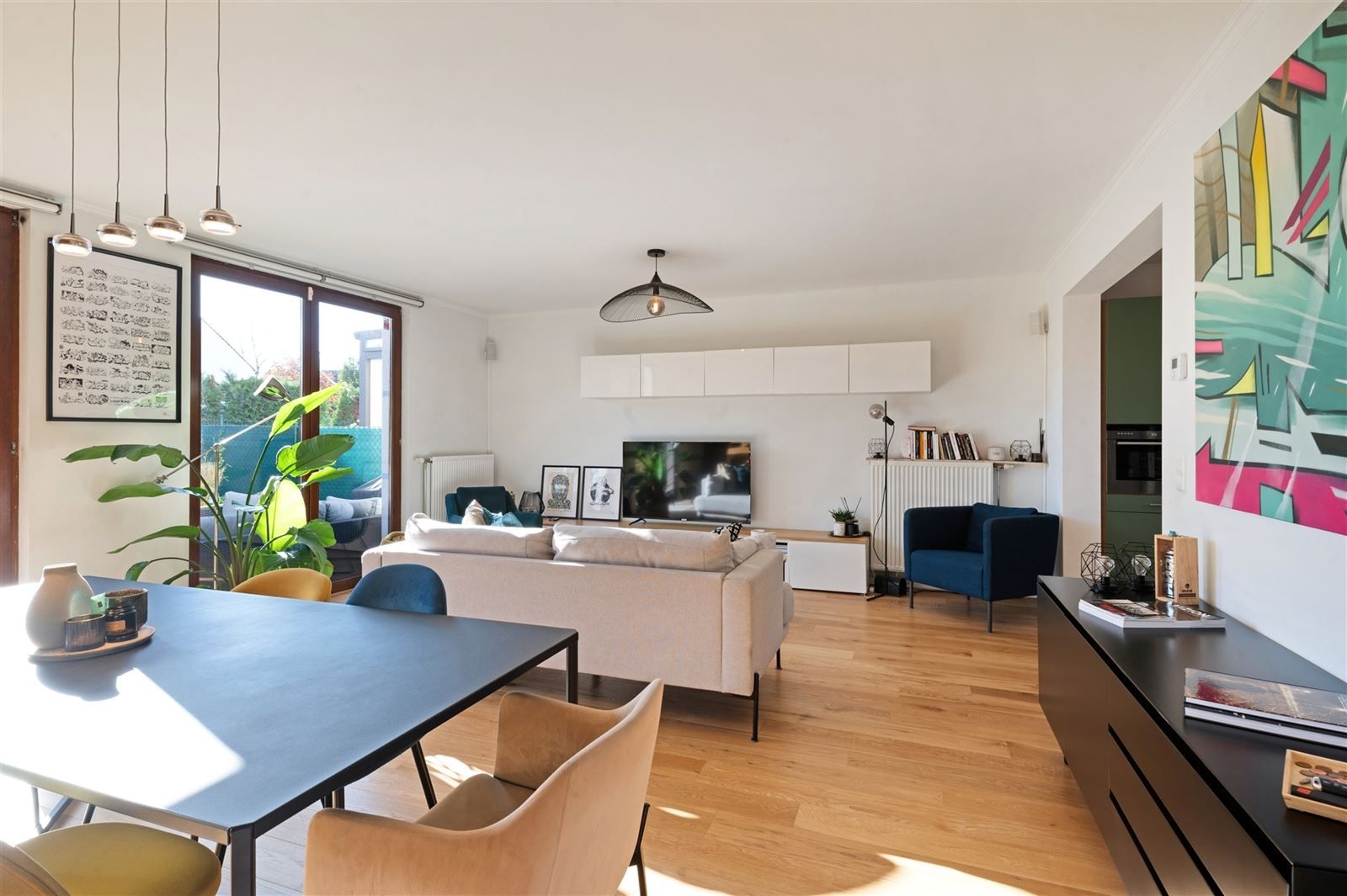 Gezinswoning met tuin en parkeergelegenheid! foto 4