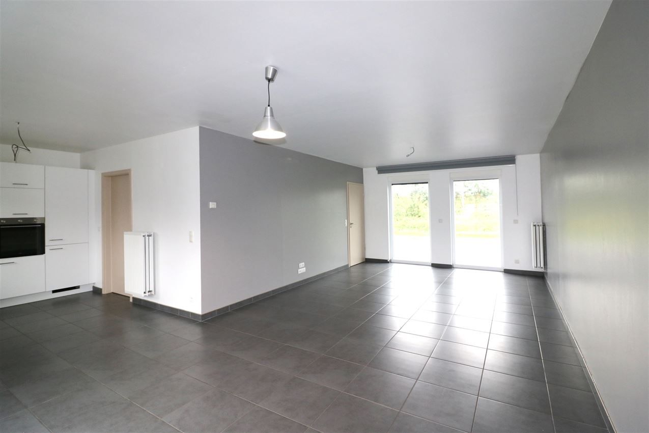 Mooi en landelijk, heel recent, 3 slpk., terras en tuin  foto 11