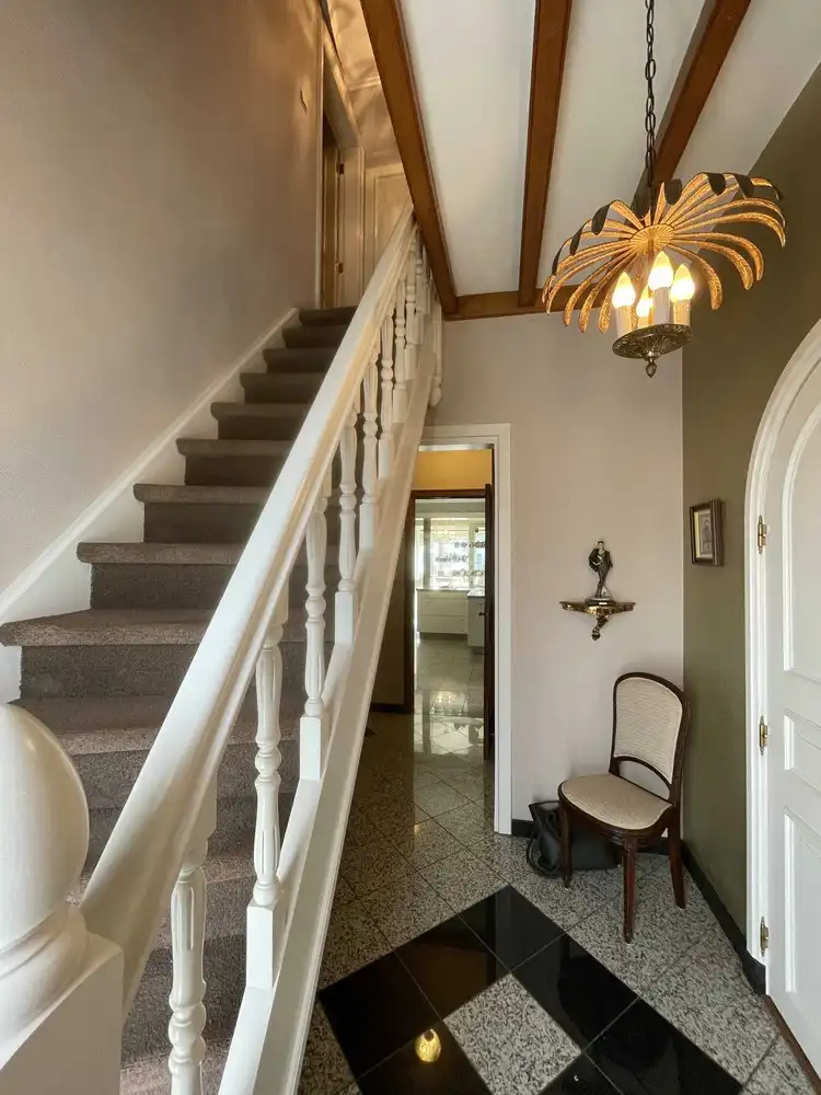 Charmante woning met grote tuin foto 11