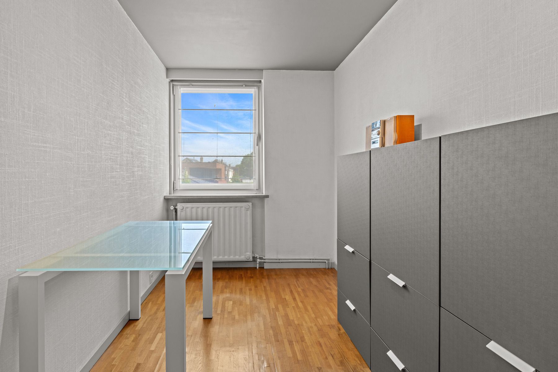 Ruime woning met nieuwe keuken, tuin & dubbele garage foto 19