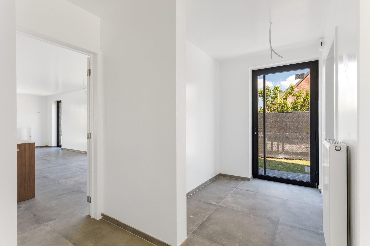 Rustig gelegen nieuwbouwwoning met 3 slpk. en toffe tuin foto 2