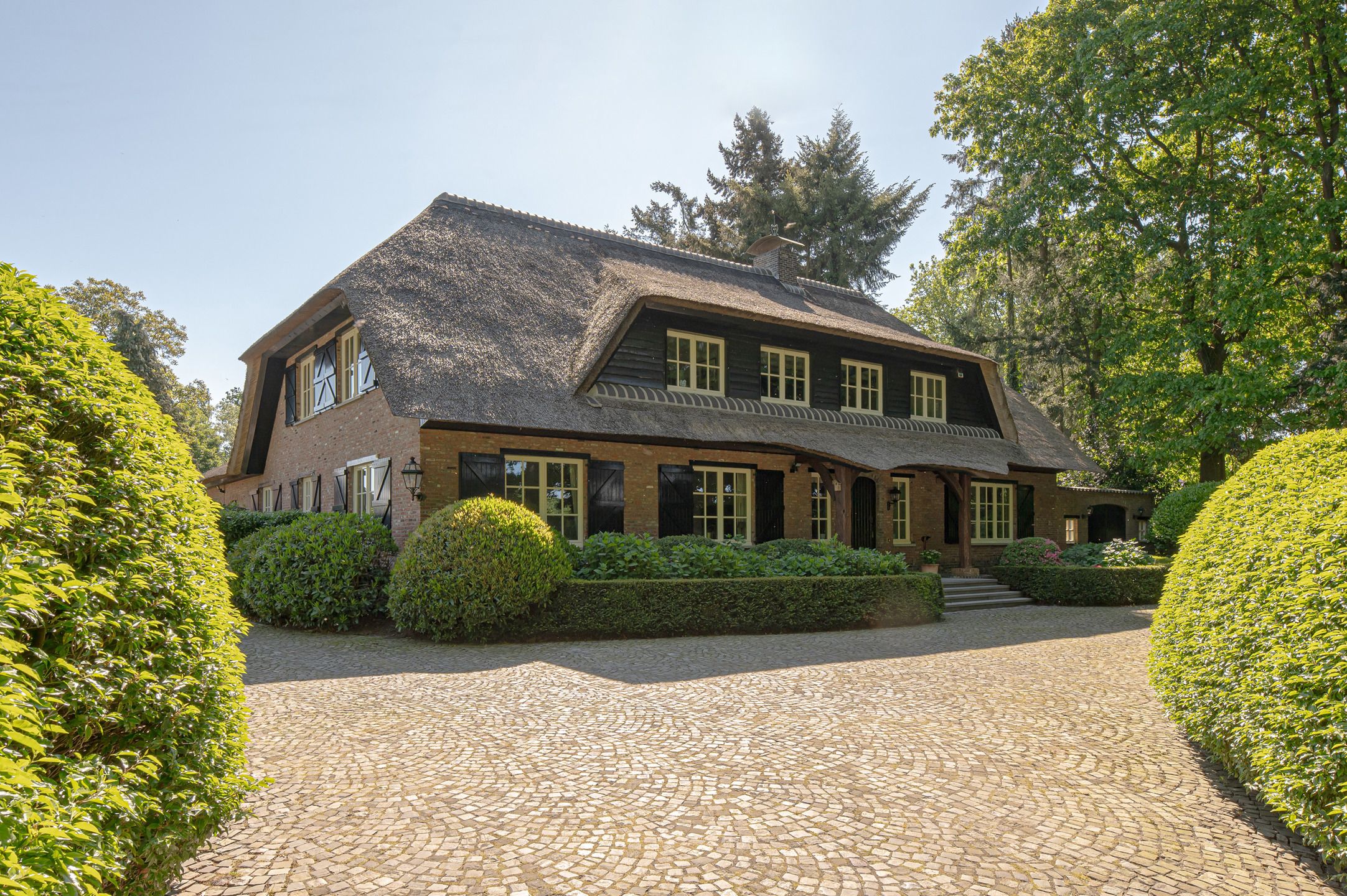 Een parel in een rustige, groene omgeving te Essen met 6 slaapkamers, buitenzwembad en sauna foto 38