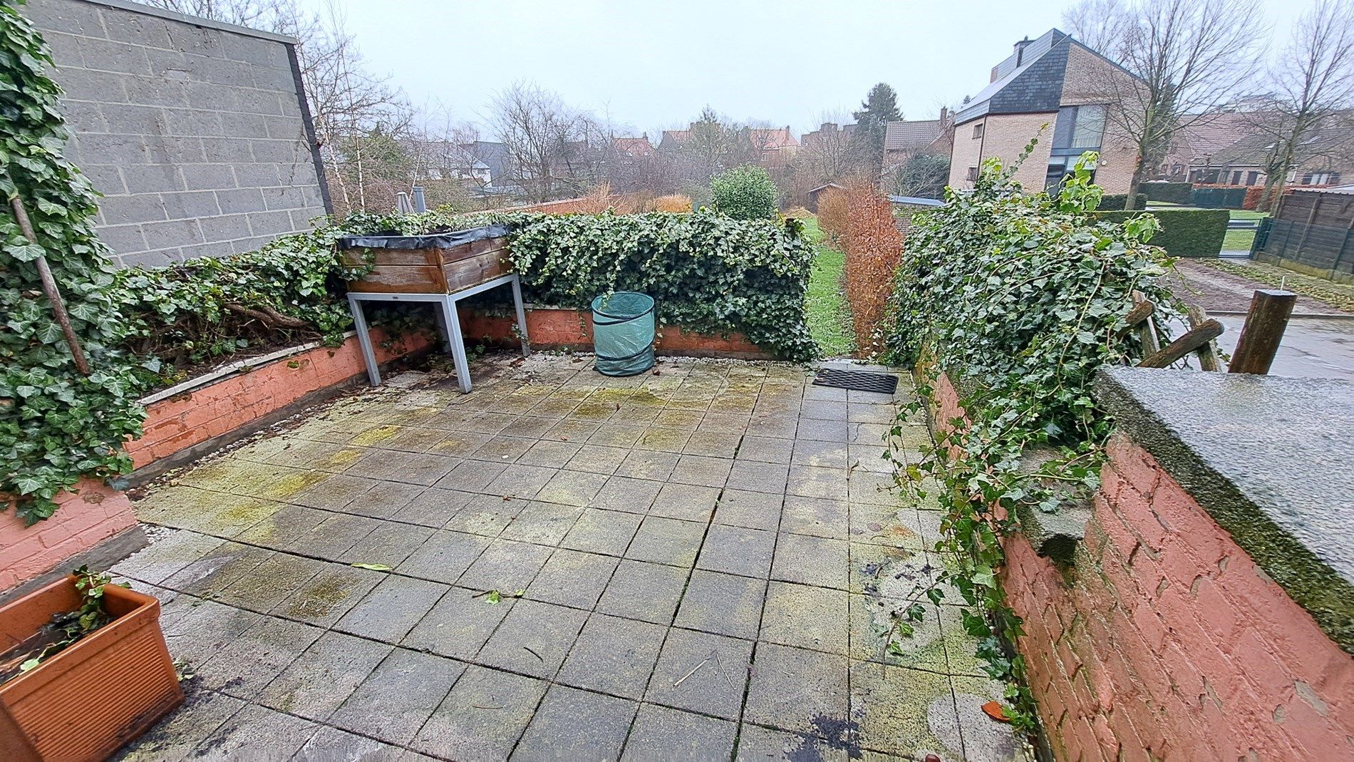 Gezinswoning met 4 slaapkamers, speelkamer en garage foto 4