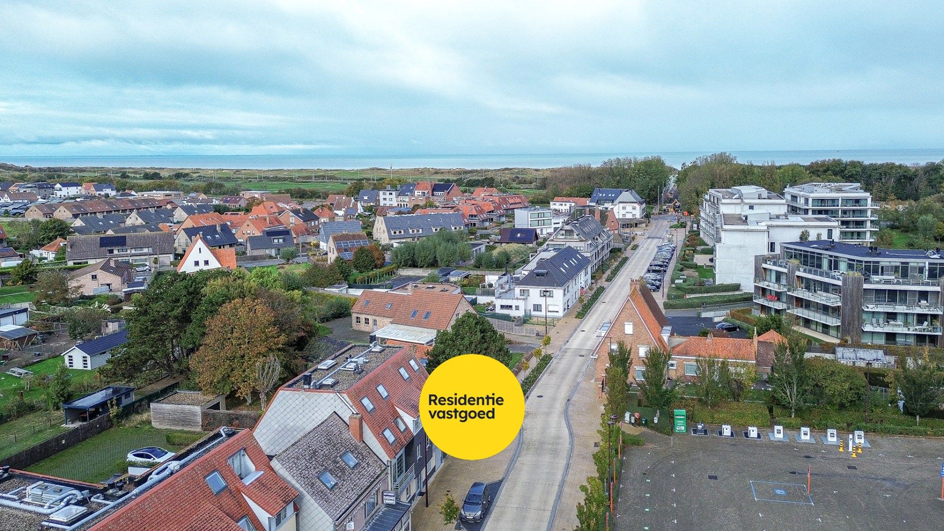 Modern gelijkvloers appartement met 2 slaapkamers– op slechts 500m van strand en zee! foto 2