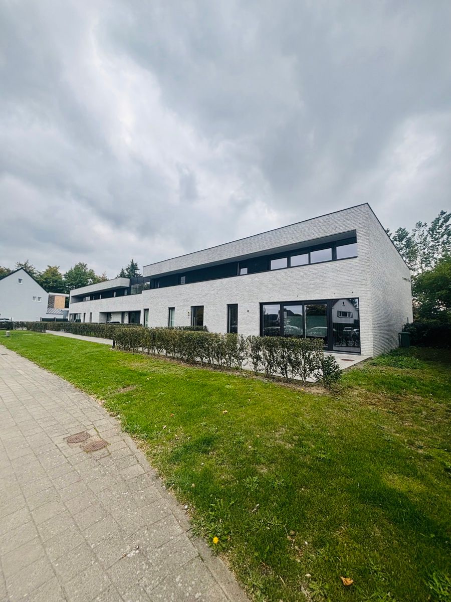 Verzorgd 1-slpk appartement met balkon en parking te huur. foto 9