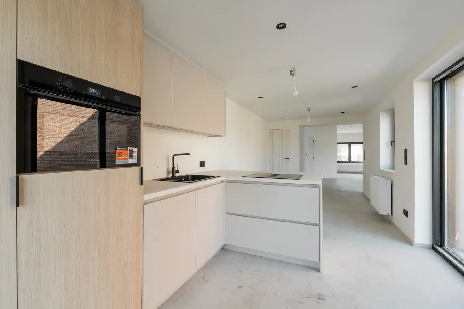 Ruime halfopen woning met 4 slaapkamers, ideaal gelegen aan de Steenweg op Kleine Brogel in Kaulille! foto 10