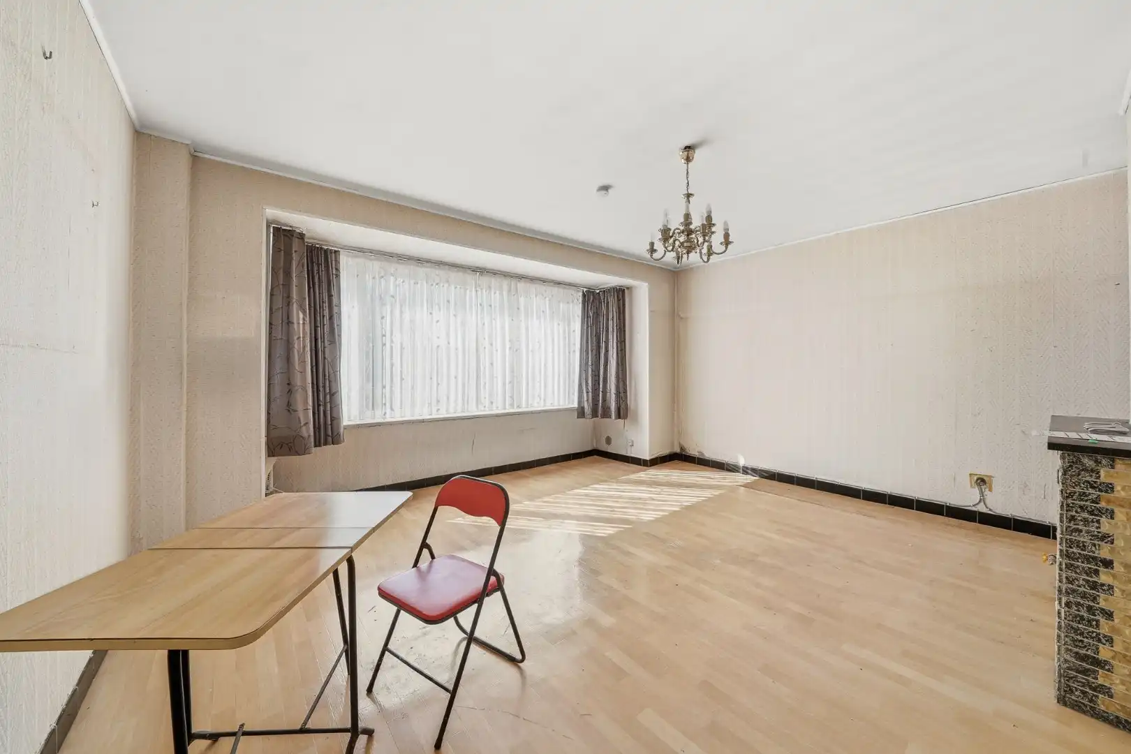 Hoofdfoto van de publicatie: Te renoveren gelijkvloers appartement met 2 slaapkamers in Oostende