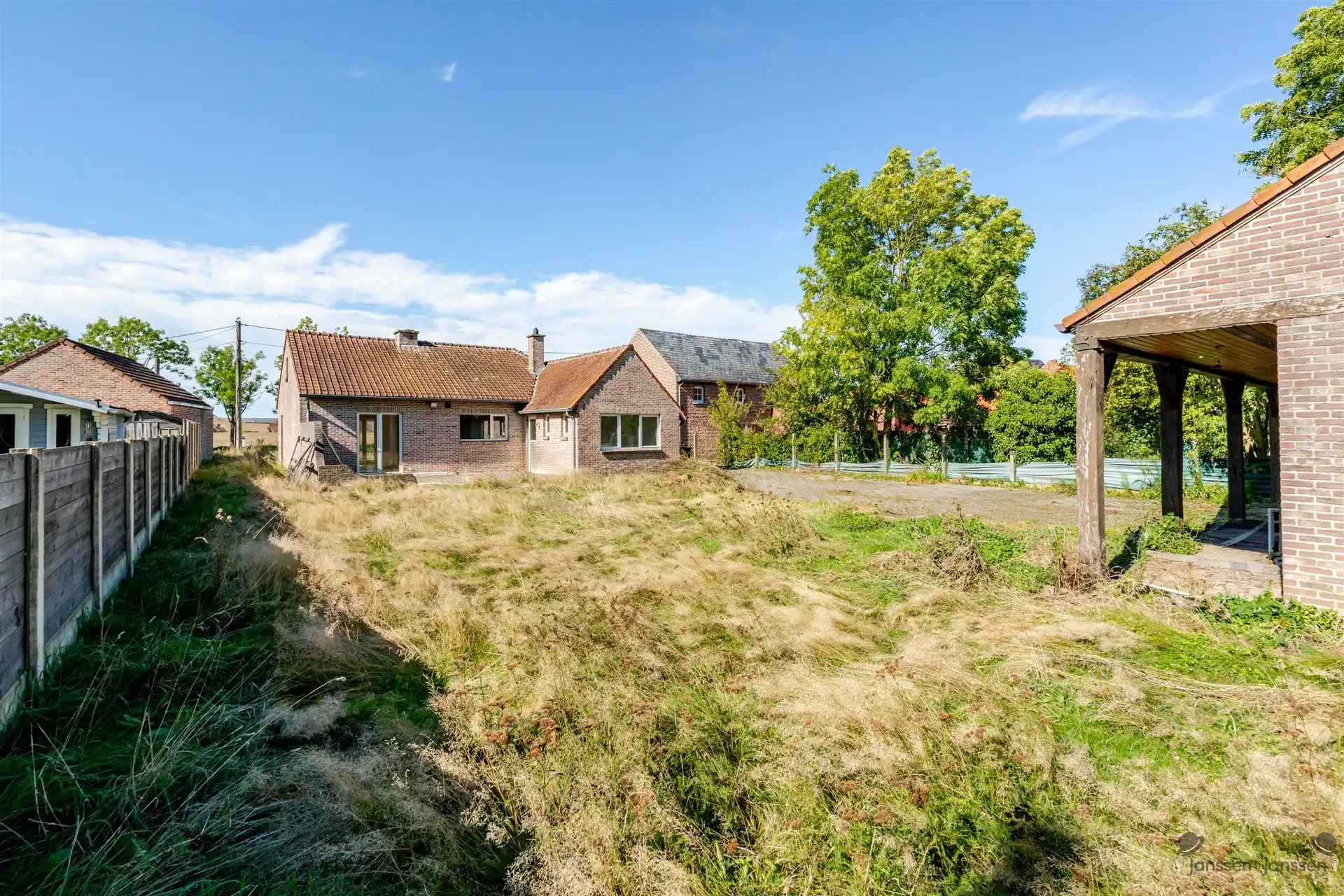 Karaktervolle woning met dubbele garage foto 18