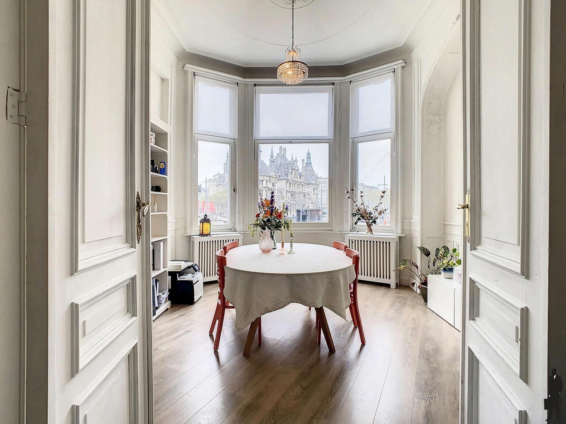 Authentiek appartement in Art Nouveau stijl. foto 9