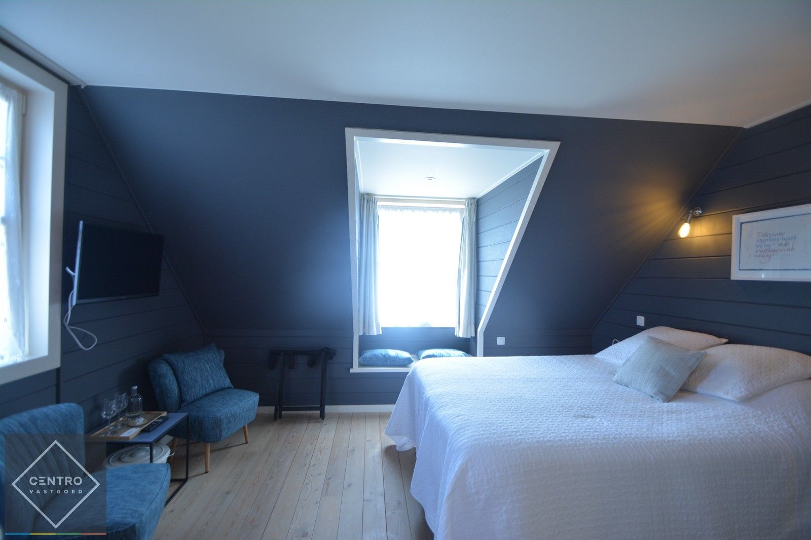 Recent (Bj. 2016) Mi CASA - HANDELSHUIS (538m2), voorzien van grote polyvalente ruimten (vrij beroep, toonzaal, horeca, B&B, ...), 5/6 slaapkamers, 4 badkamers, kelder (114m2), ... Op hoek- en zichtlocatie te Oostkamp. foto 27