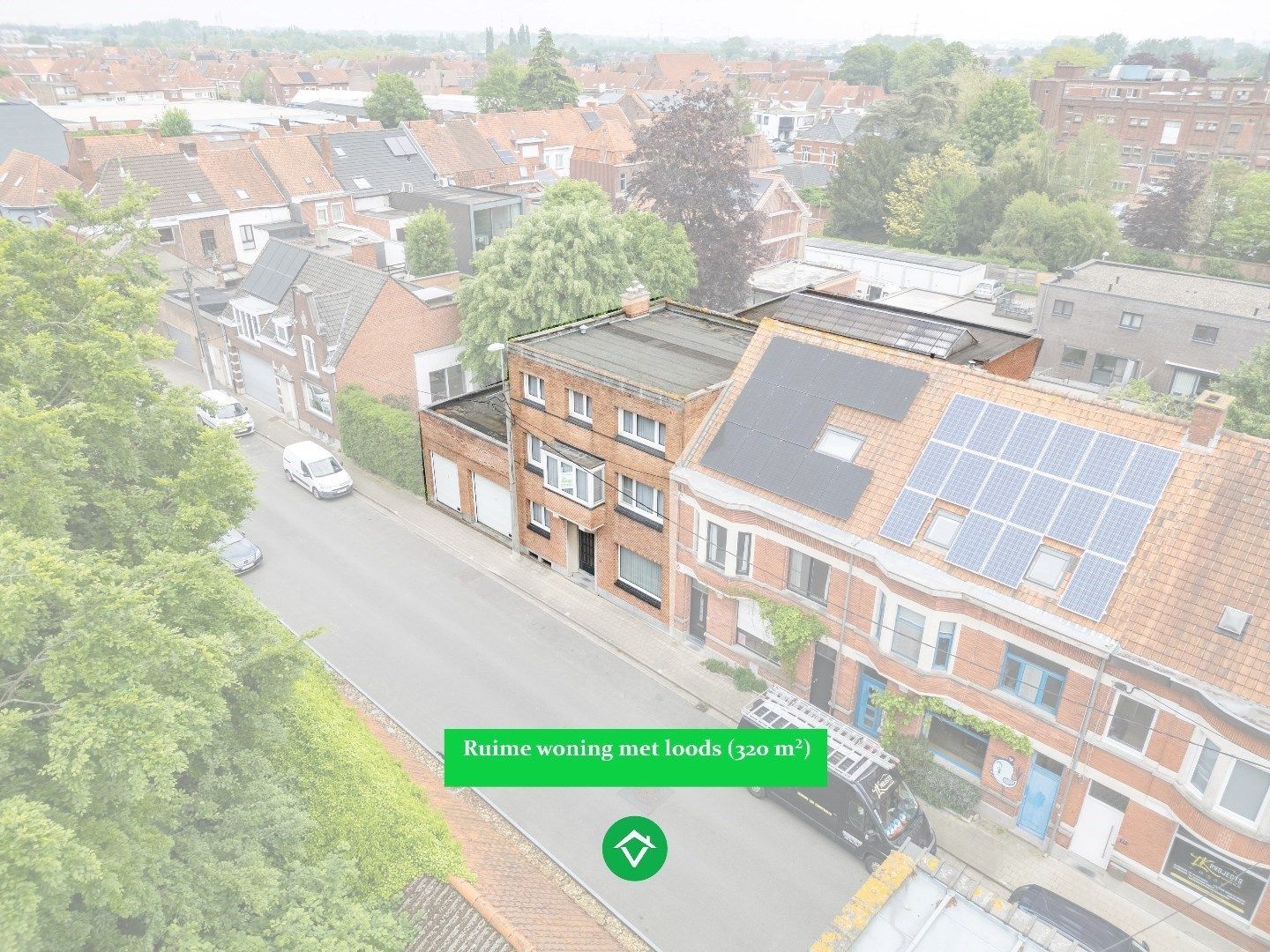 Ruime woning met 7 slaapkamers en loods (320m²) in centrum Roeselare foto 2