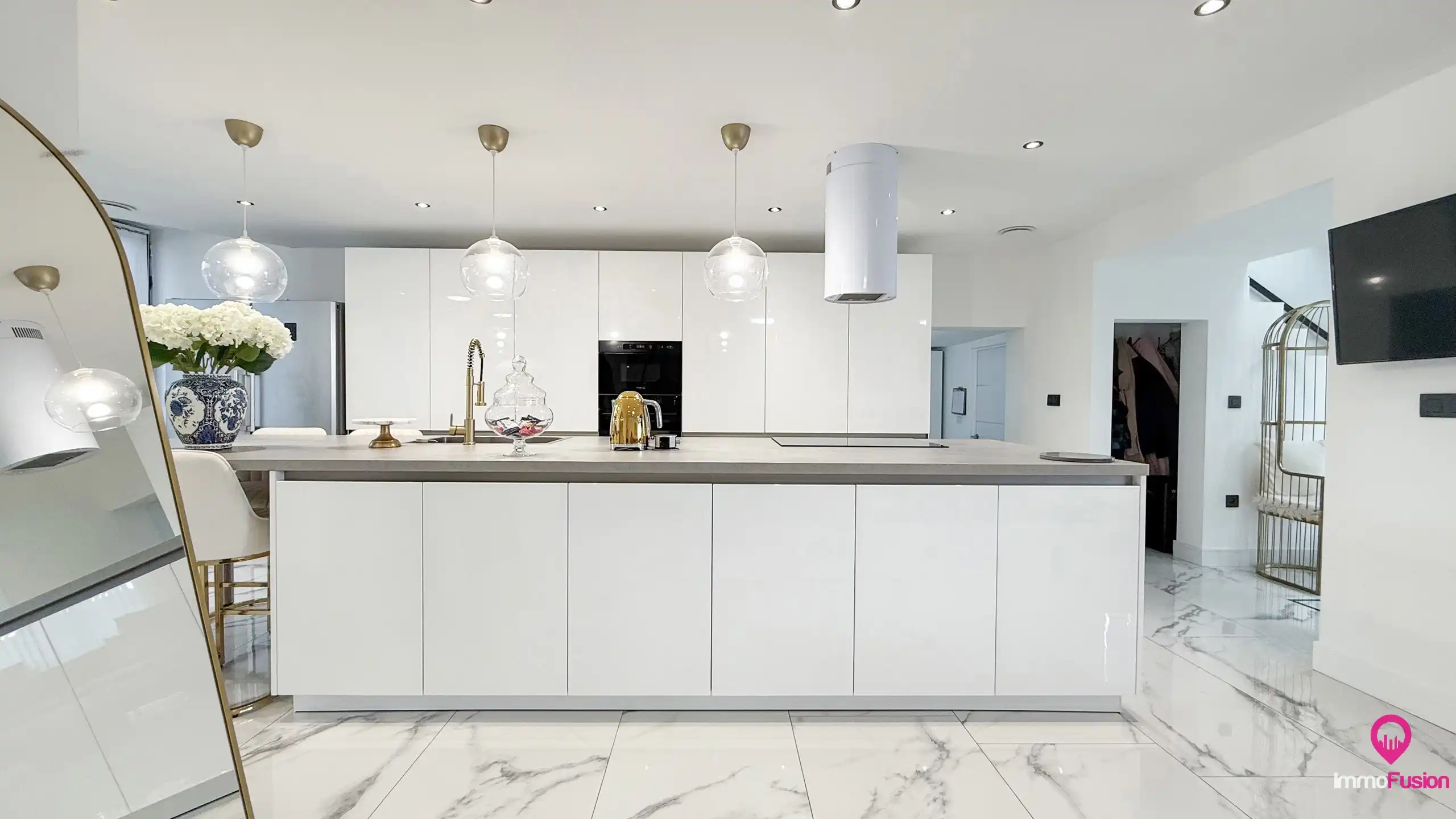 Ruime villa van 256m² met 6 slpks, garage en overdekt terras foto 6