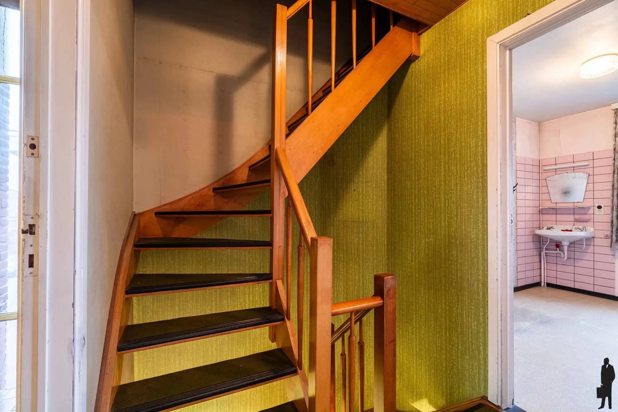 Renovatieproject met veel potentieel: ruime HOB met 3/4 slpk foto 29