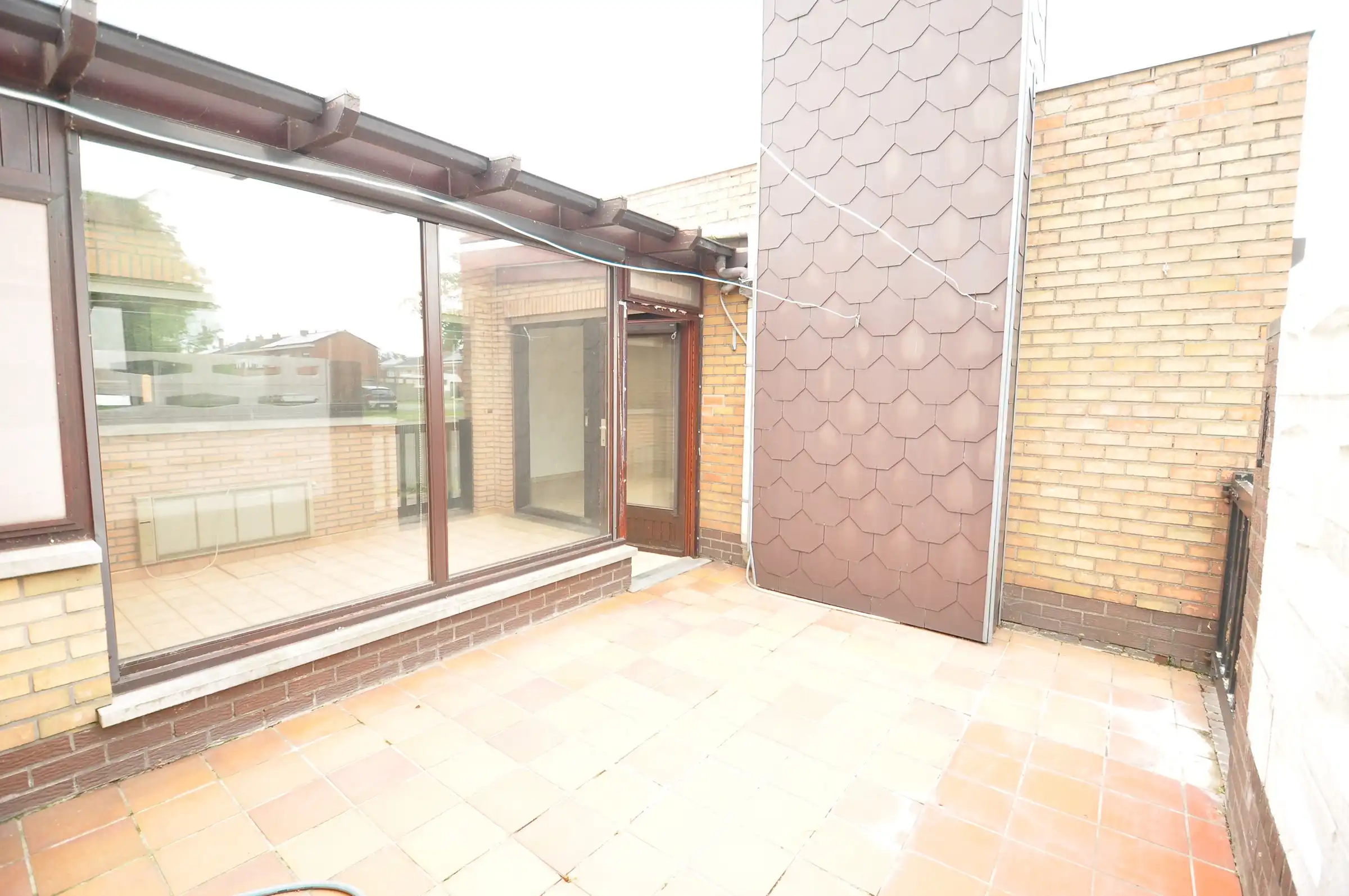 Bungalow met grote garage en twee slaapkamers foto 15