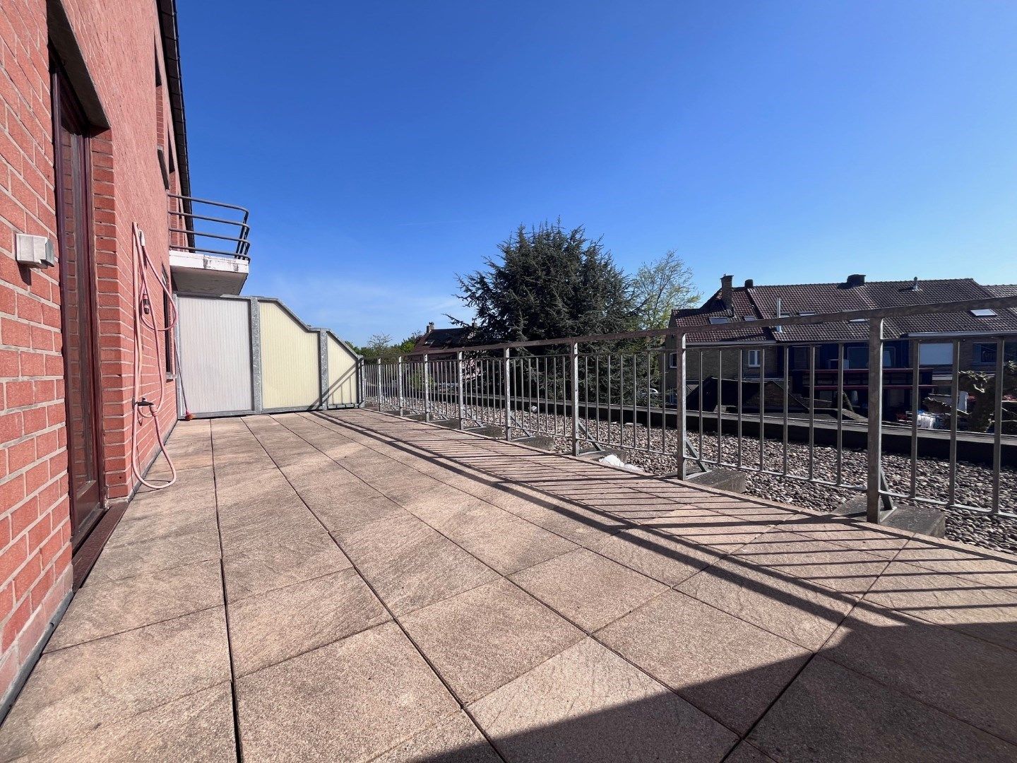 Bijzonder goedgelegen, ruim 3-slaapkamer-appartement met riant zonneterras foto 14