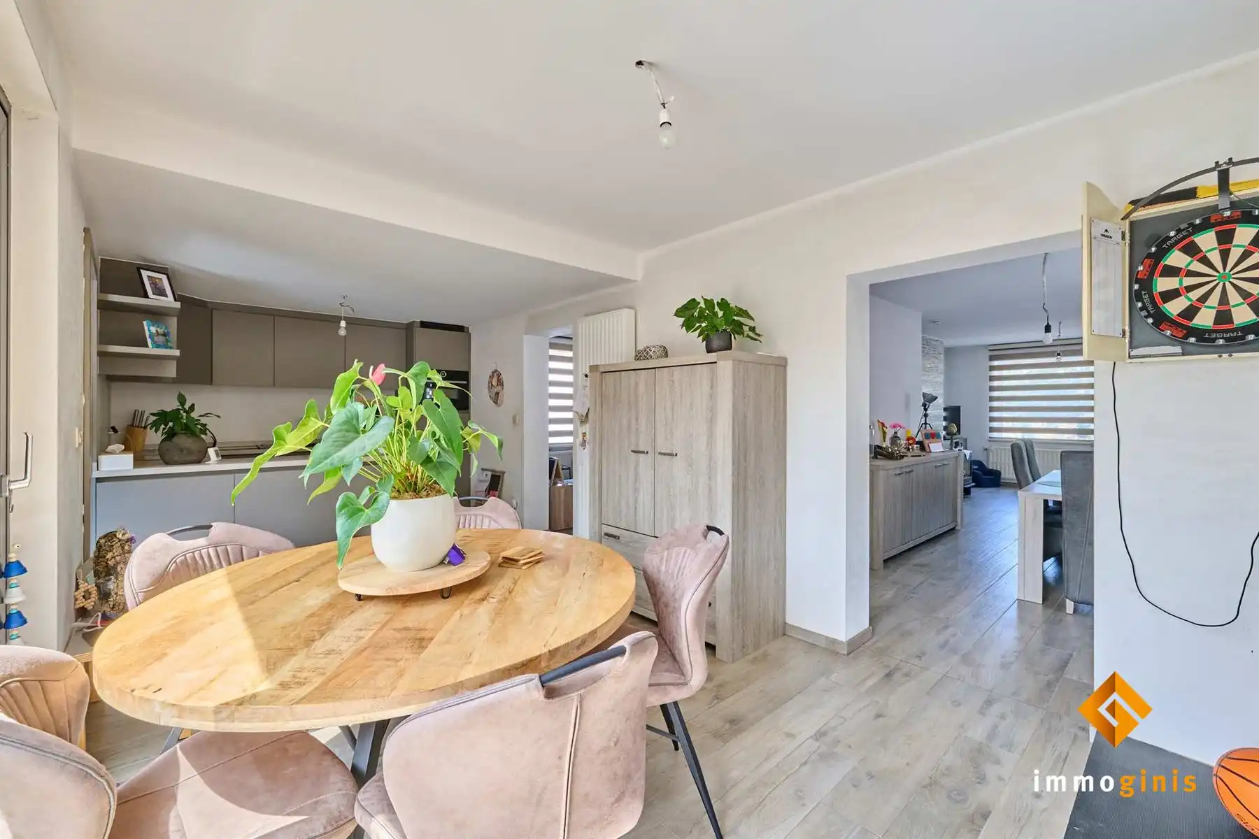 Instapklare woning met 2 slaapkamers op een perceel van 11a11ca, op een groene locatie.  foto 6