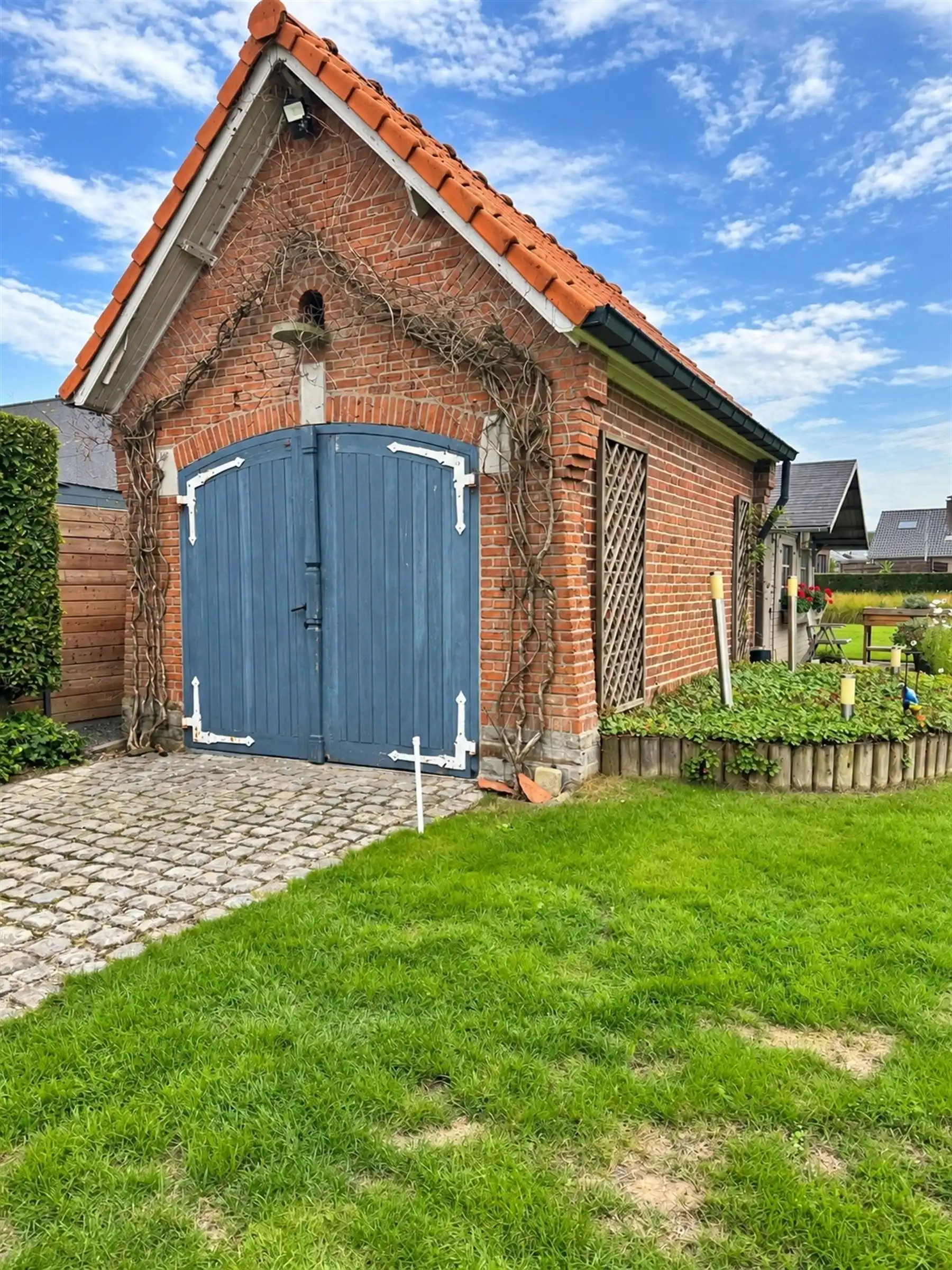 Karaktervolle haflopen bebouwing met grote garage foto 12