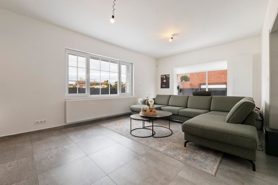 RUIME, GERENOVEERDE OPEN BEBOUWING MET 6 SLKS EN KNAPPE TUIN IN ALKEN foto 8