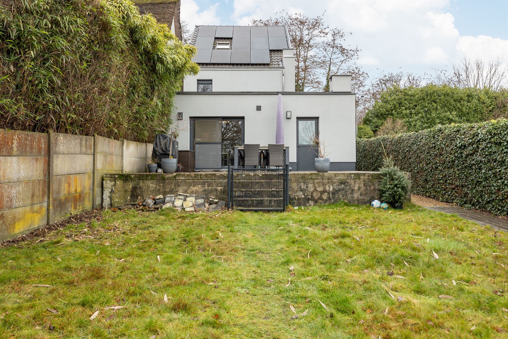 Instapklare woning met ruime tuin op gunstige locatie foto 20