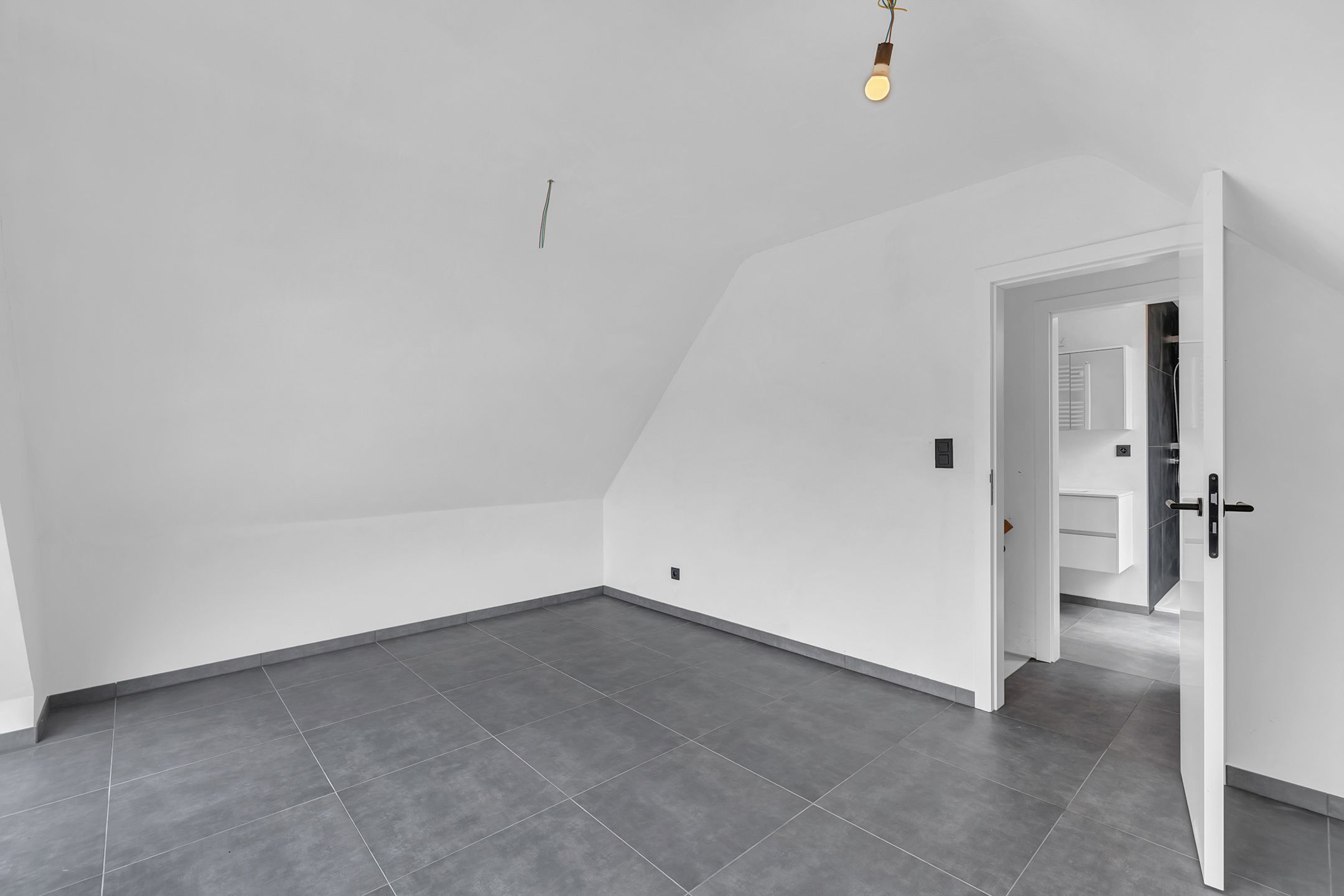 Prachtig BEN appartement met 2 slpks en terras nabij centrum foto 18