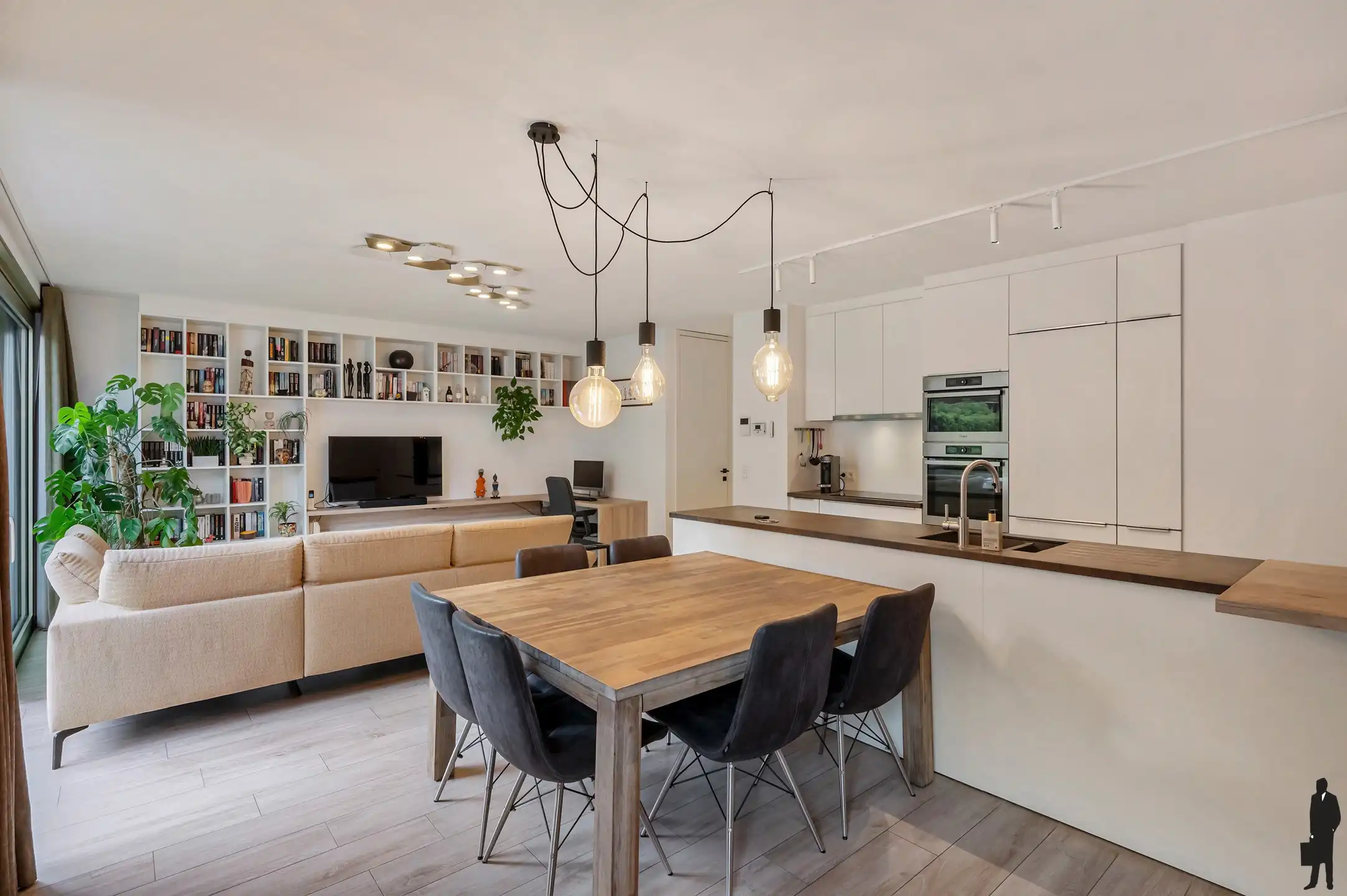 Instapklaar gelijkvloers appartement met zonnige tuin foto 3