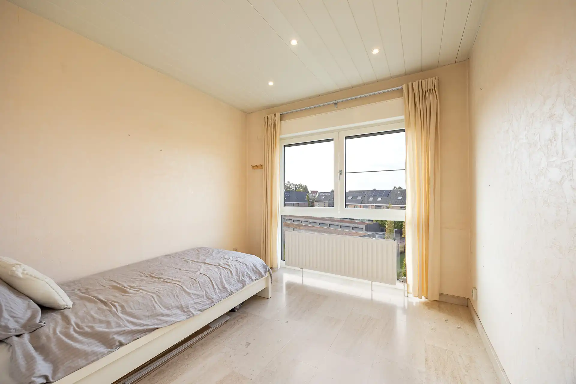 Lichtrijk appartement met drie slaapkamers en terras foto 6