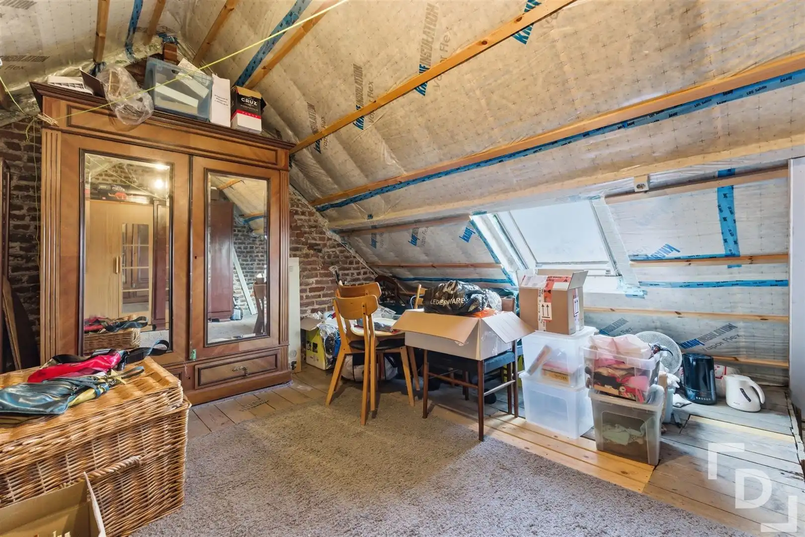 Ruime en energetische woning met uitweg en lostaande garage te koop in centrum Ieper. foto 15