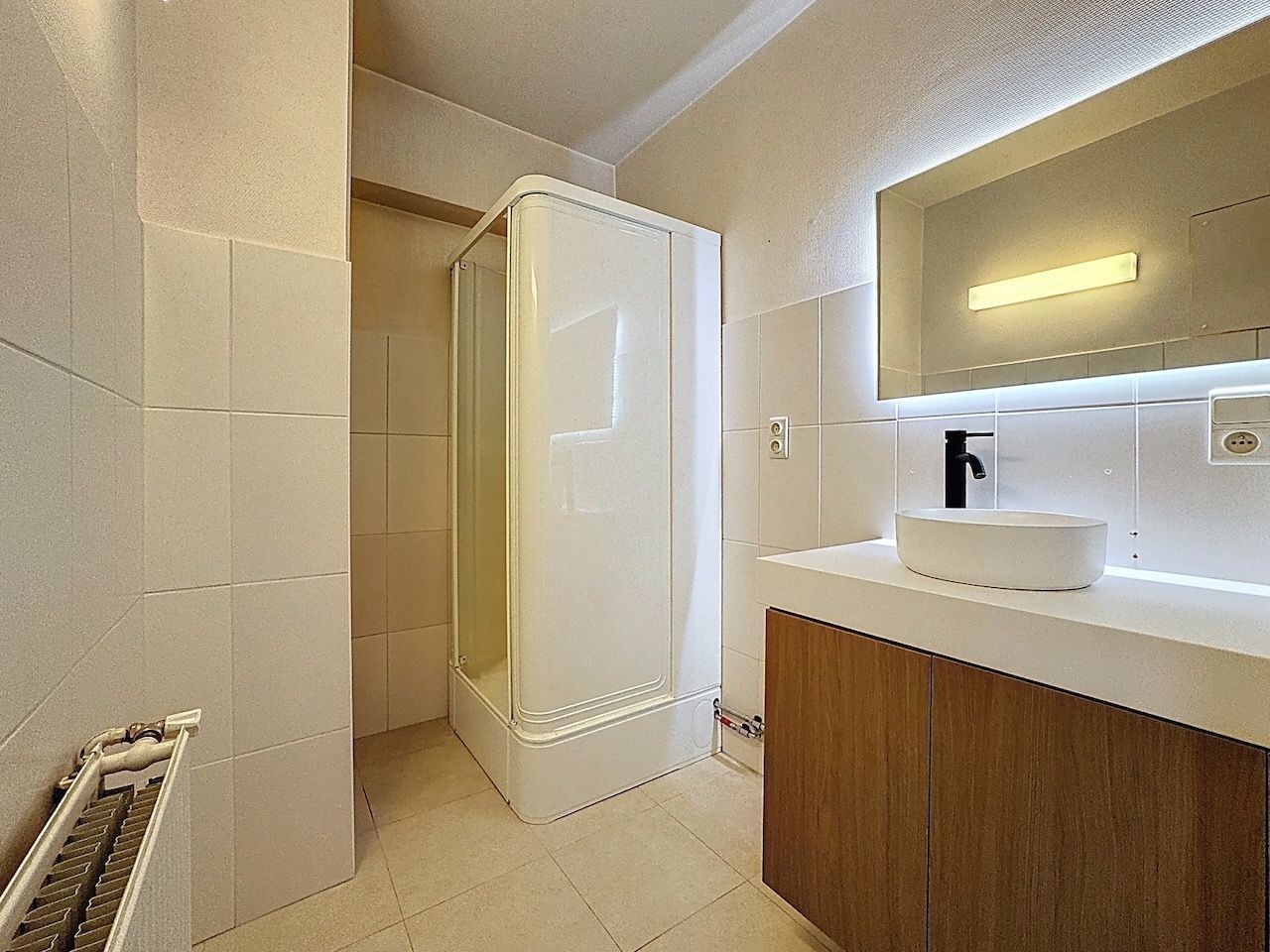 Ruim appartement, uitermate geschikt voor jaarverhuur of vaste bewoning foto 14