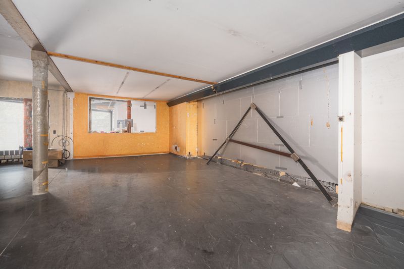 Centrum Roeselare - Bedrijfsgebouw met woongelegenheid en garage foto 13