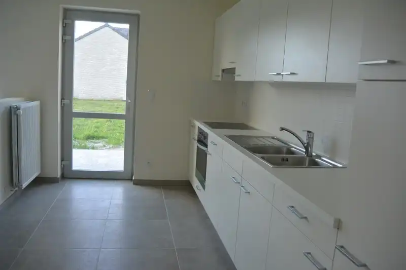 Moderne en energiezuinige woning met 3 slaapkamers, garage en zolder te huur in Heule – perfect voor comfortabel wonen! foto 6