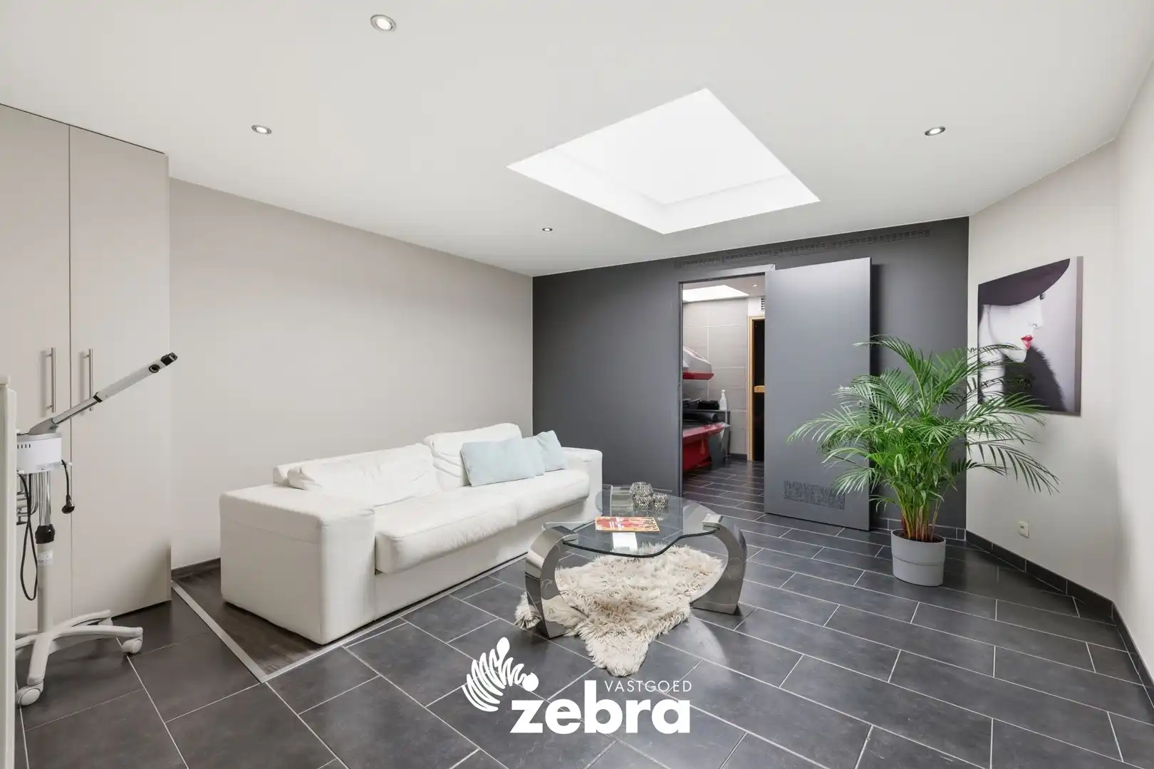 Veelzijdig handelspand op commerciële ligging in Tielt! foto 11