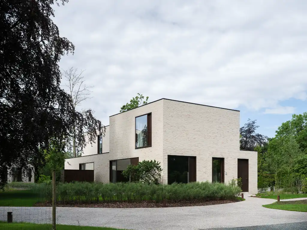 Hoogwaardig afgewerkte parkwoning met een bureauruimte op het GLV, gelegen in het gegeerde Drongen. foto 3