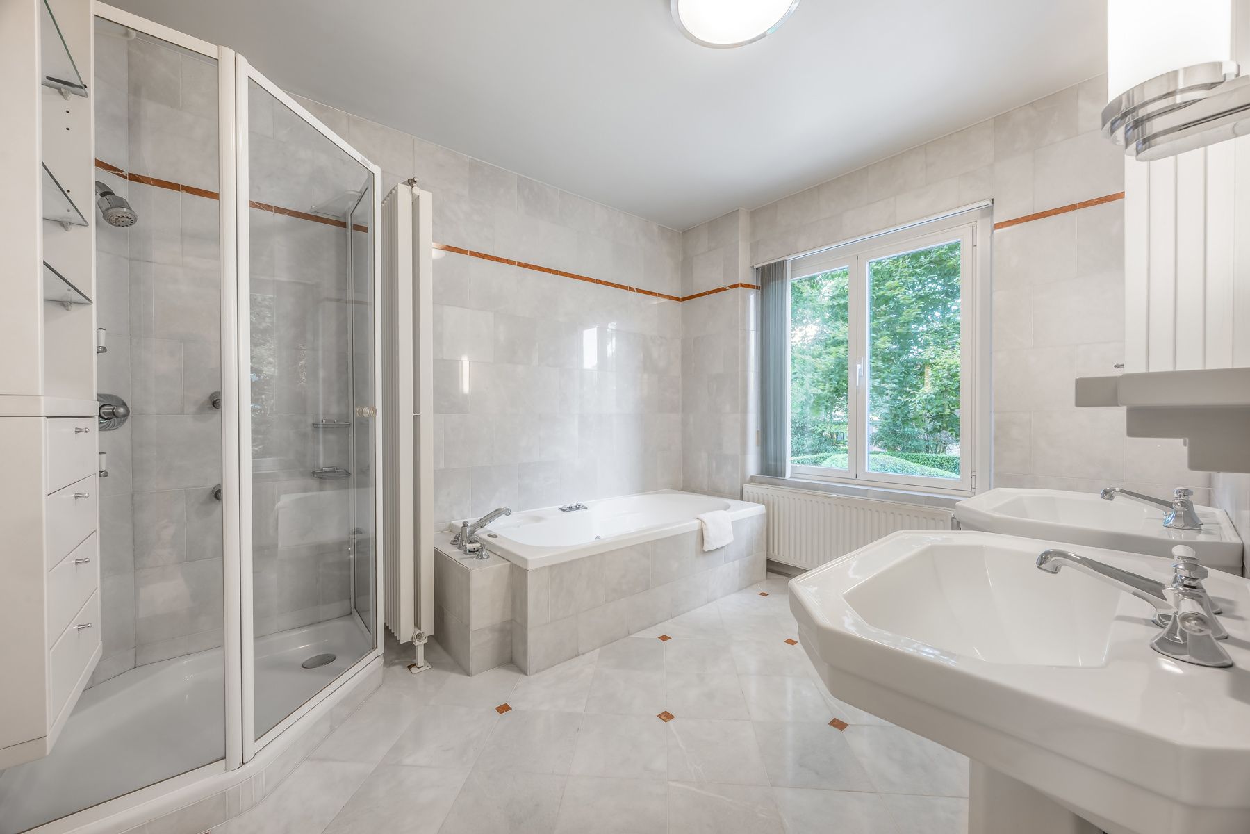 Instapklare, exclusieve manoir met 5 slpks en ruime garage foto 15