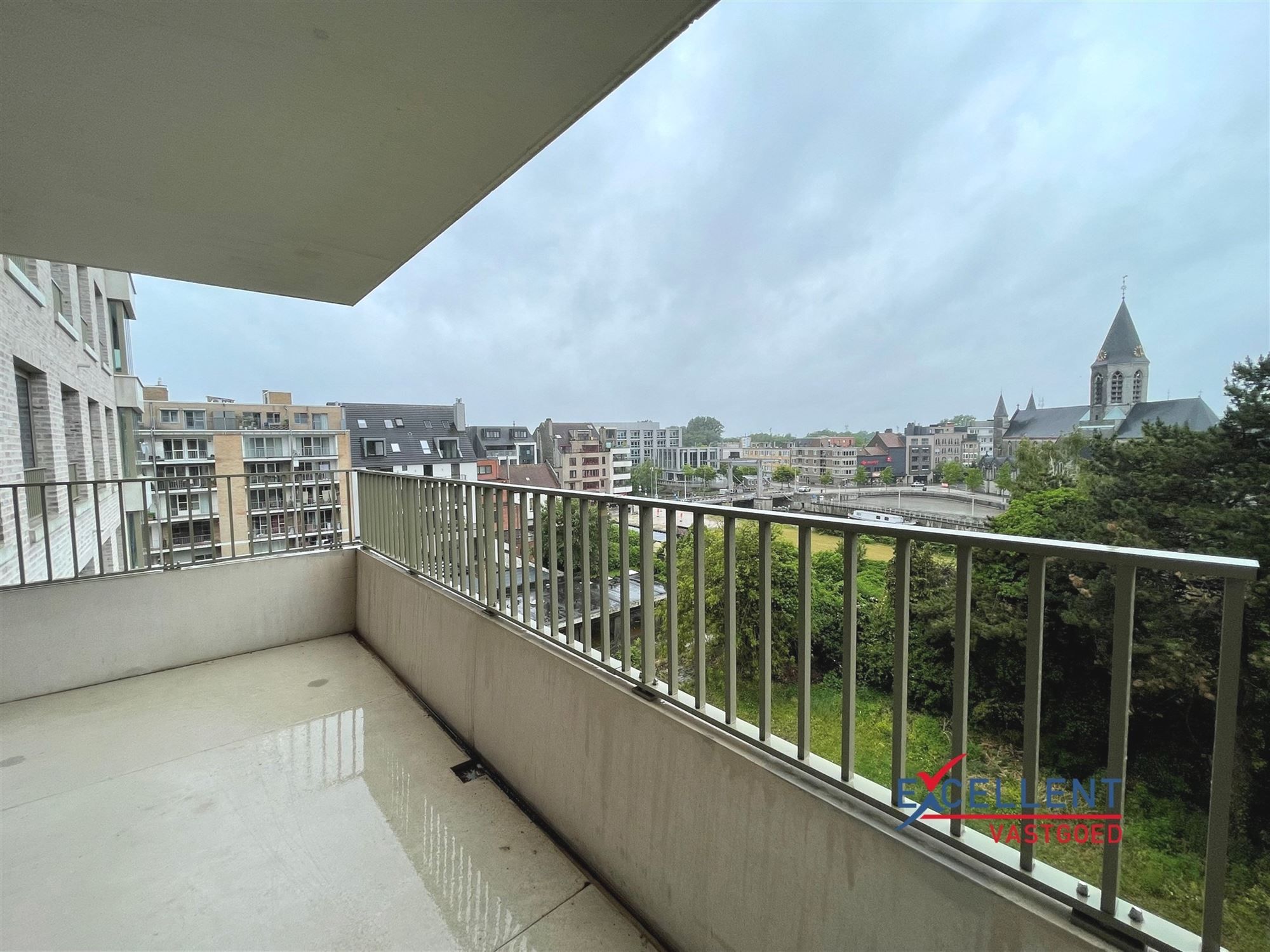 Nieuwbouw 2-Slaapkamerappartement te huur in Hartje Deinze foto 6