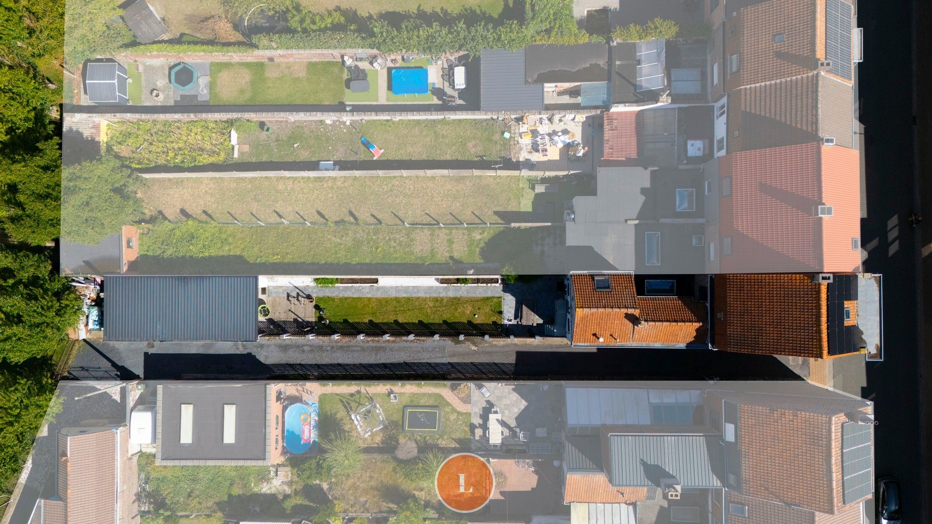 Te koop ruime half open woning met 5 slaapkamers en uitweg te Menen. foto 3