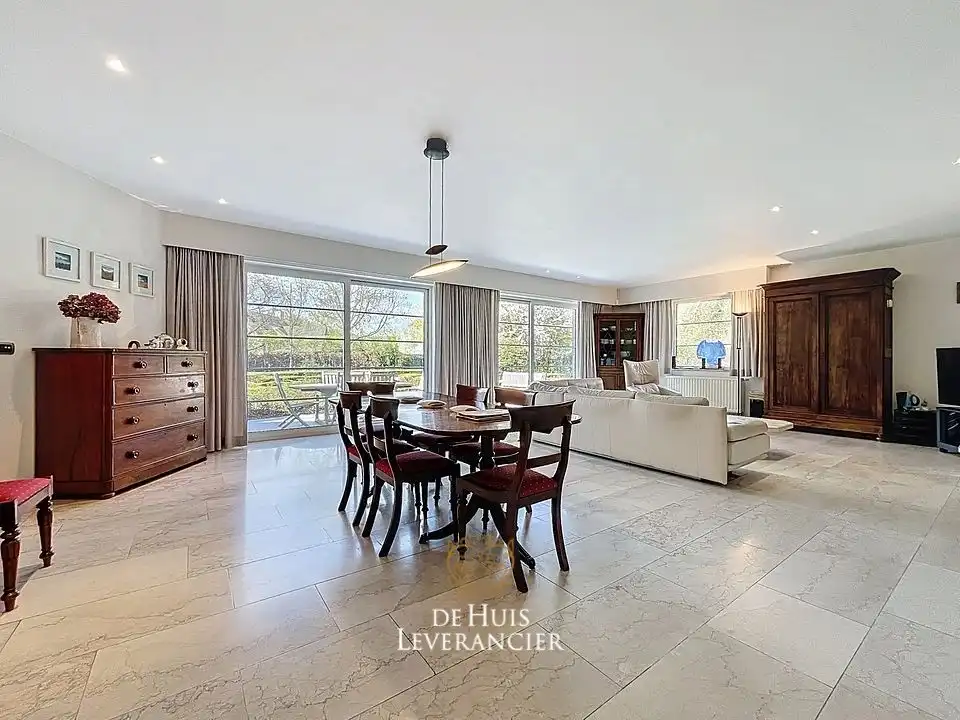 Exclusieve villa op uitzonderlijk perceel van 1 767 m², grenzend aan natuurgebied foto 24