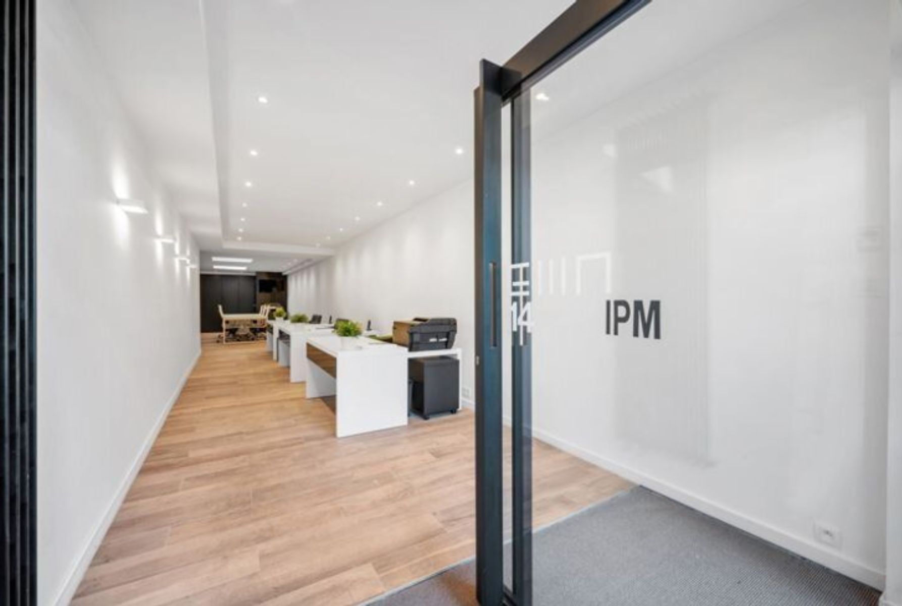 Centraal gelegen handelszaak in harte Sint-Katelijne-Waver! foto 2