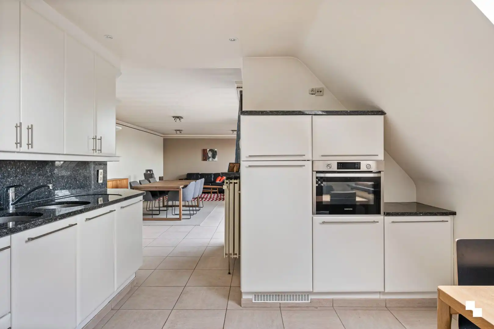 Ruim duplex appartement met garage nabij hartje Lendelede foto 3