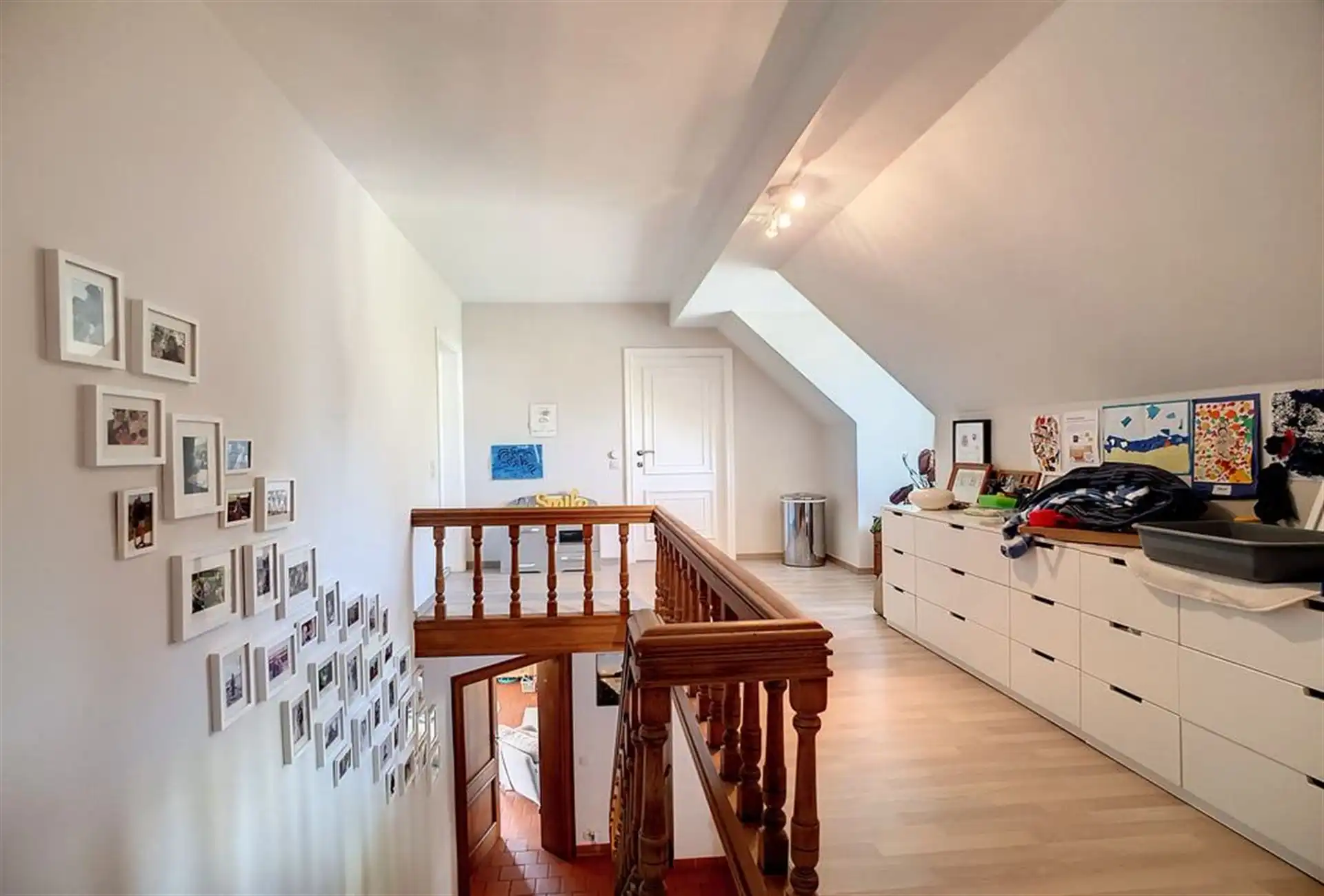 Residentieel gelegen villa foto 14