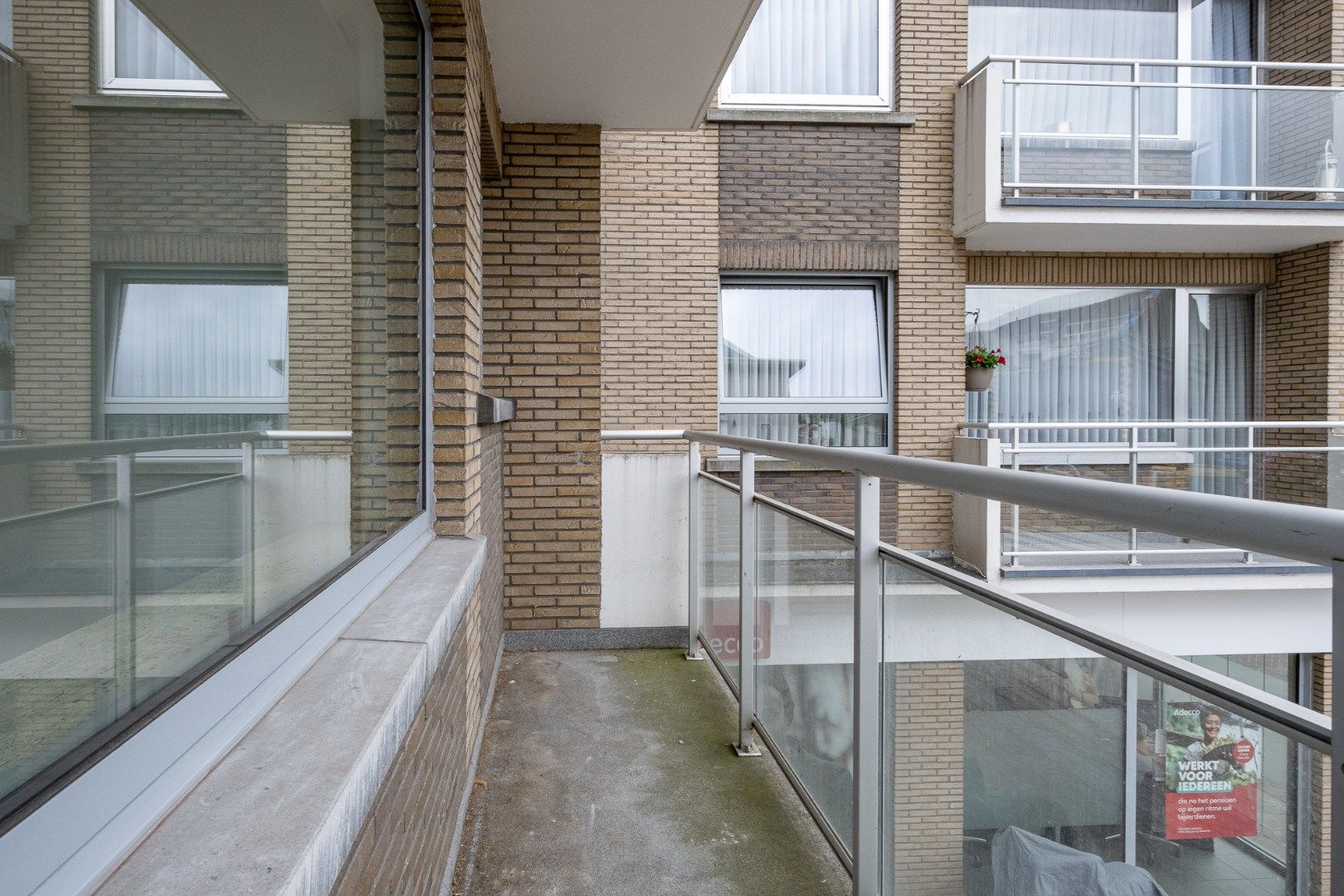 Ruim 3-slaapkamer appartement (95 m²) op de 1ste verdieping met lift aan centrum Beveren!  foto 8