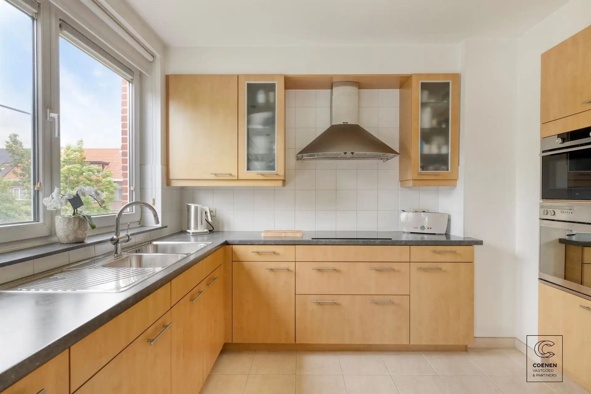 Instapklare bel-étage van 180 m² met 3 slpk's te Ekeren! foto 7