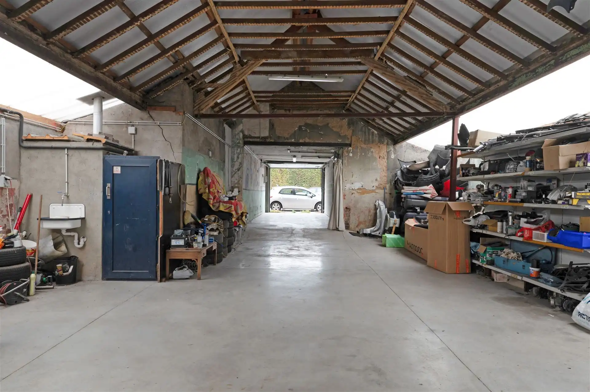 Ruime woning met tuin, loods en garage in Oudenaarde! foto 3